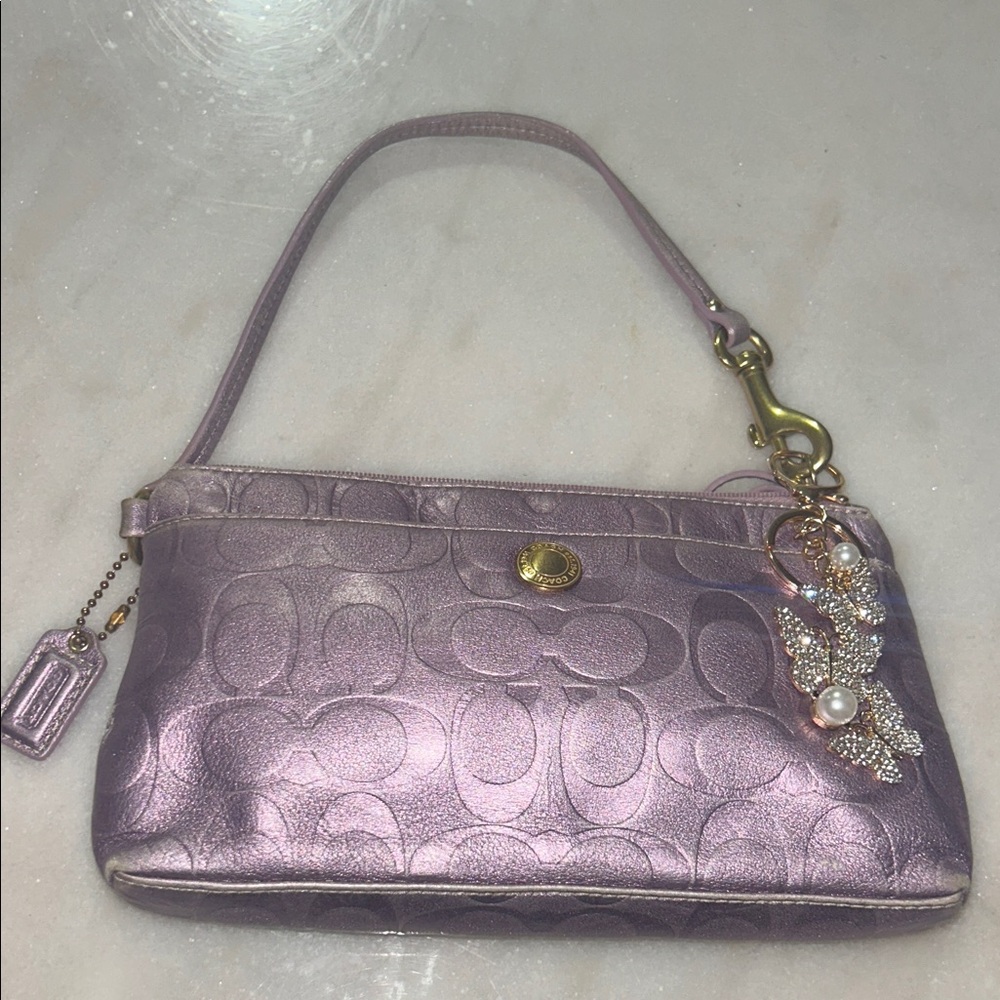 • COACH WRISTLET/MINI BAG